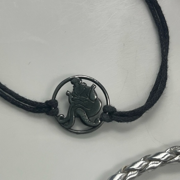 Lot of 5 Disney bracelets. - Picture 4 of 8